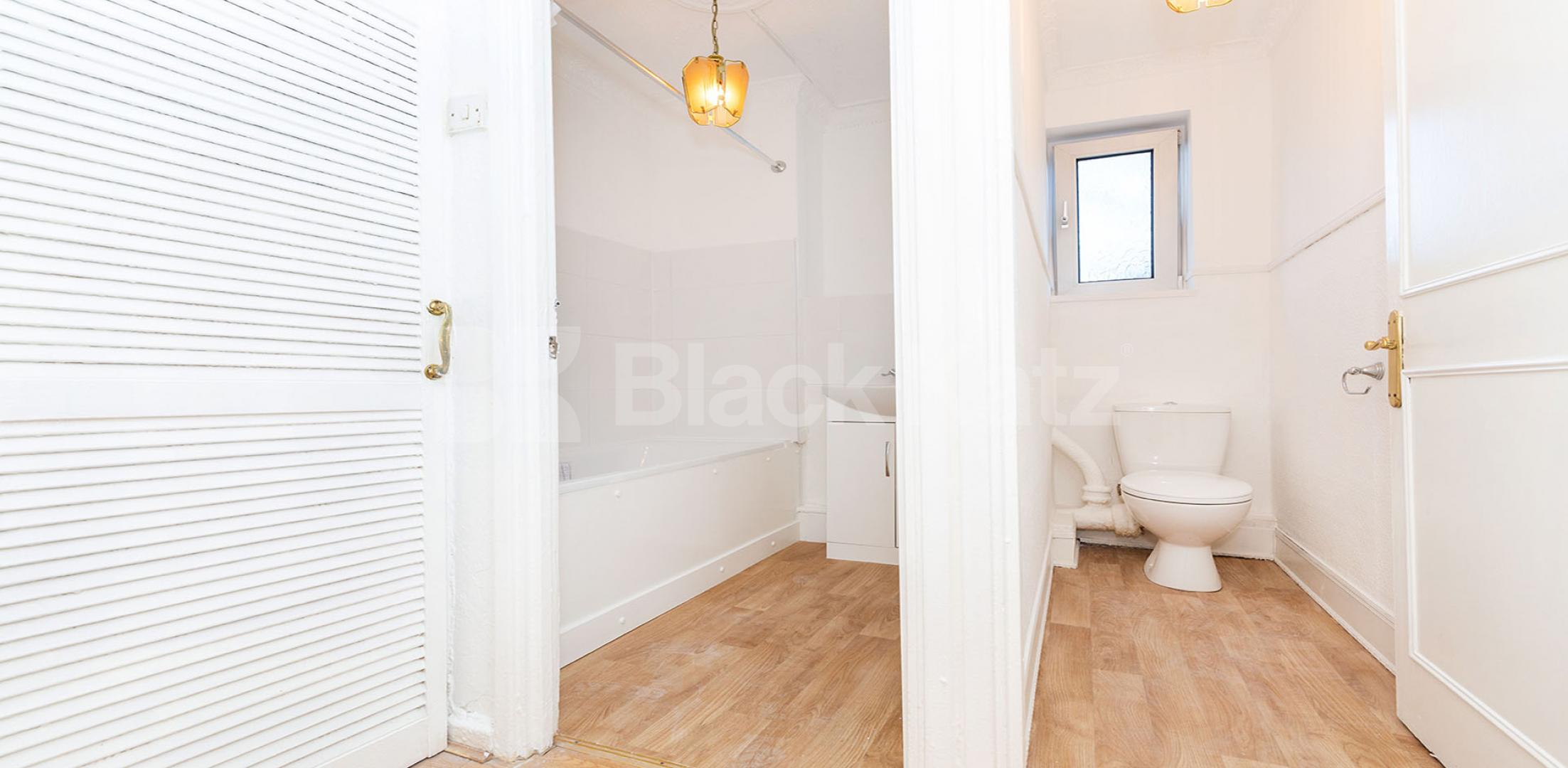 			PICTURES TO FOLLOW!, 3 Bedroom, 1 bath, 1 reception Flat			 Lindley Street, WHITECHAPEL E1